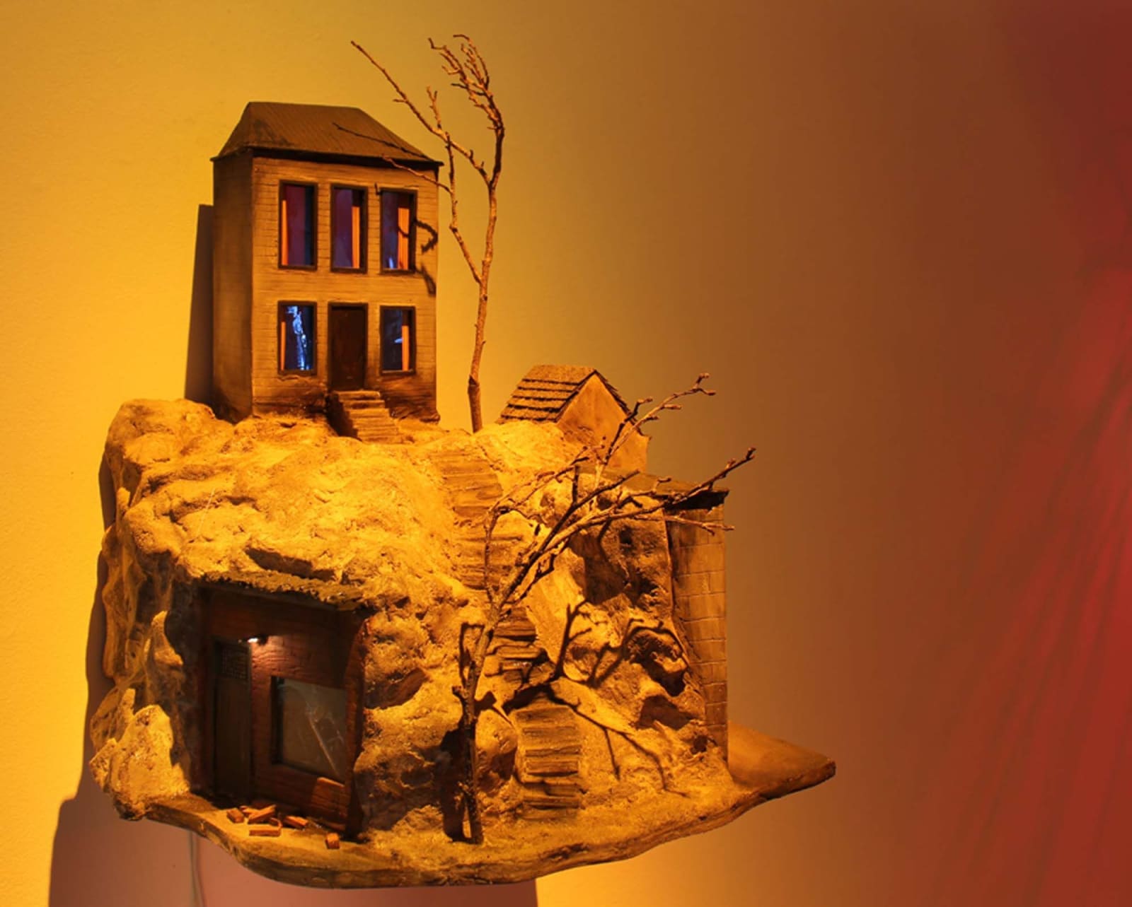 Tracey Snelling, House on the Hill, 2013