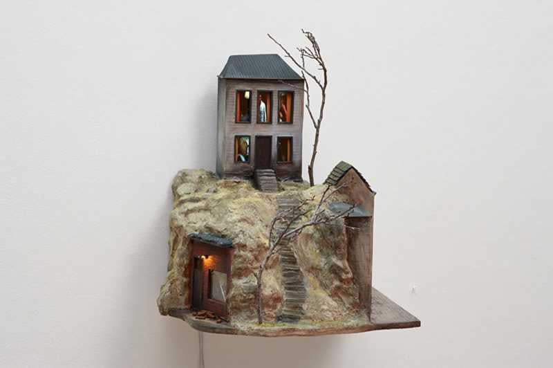 Tracey Snelling, House on the Hill, 2013