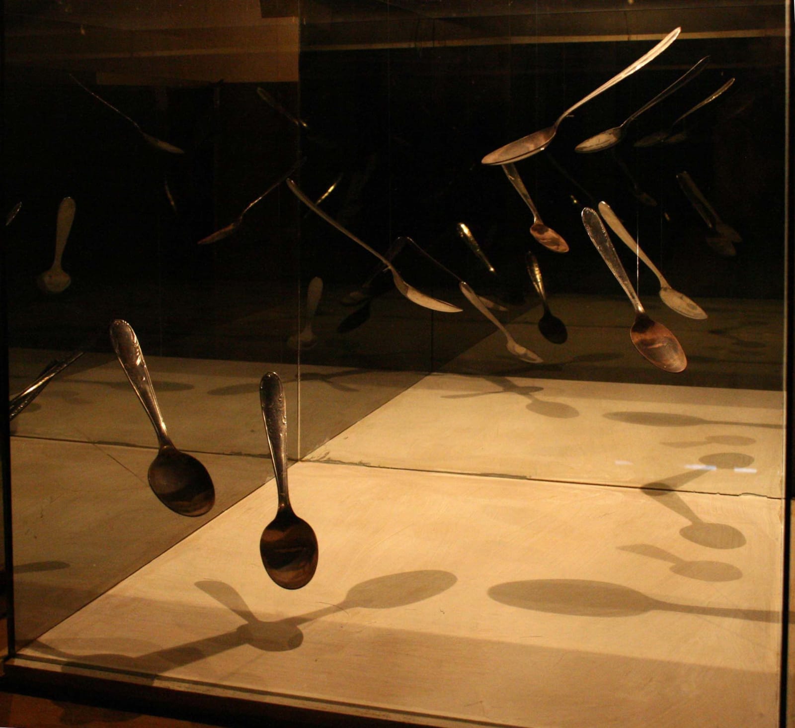 Graciela Sacco, Cucharas from M2 Infinite Series, 2009