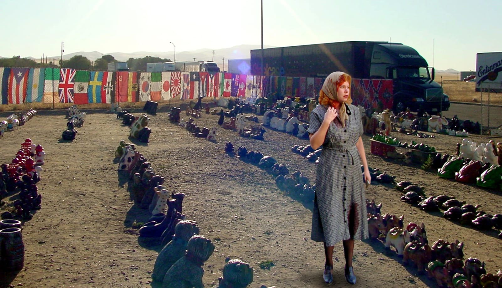 Tracey Snelling, Flag Sale, 2005
