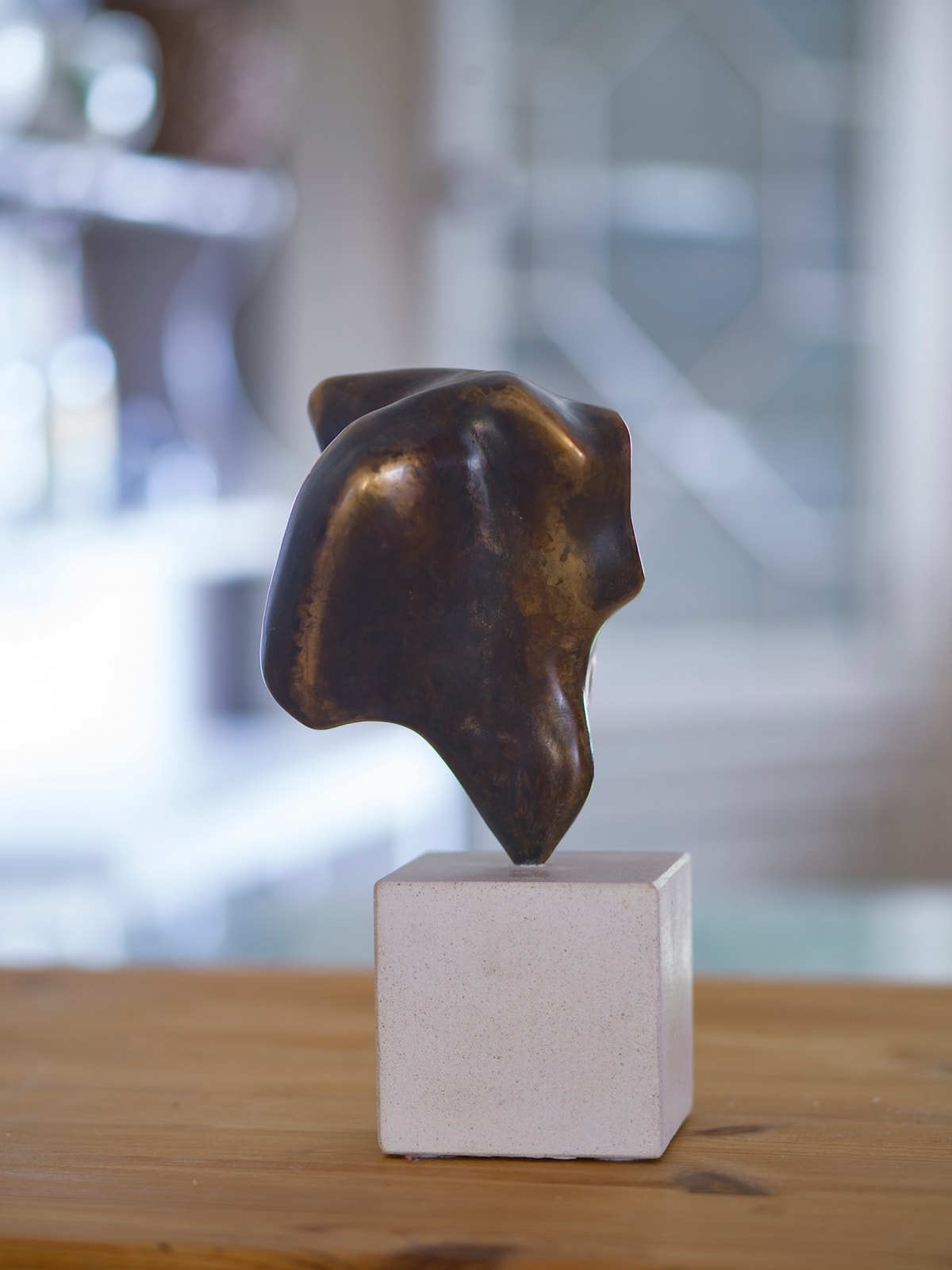 Ian Knowles, Standing Flint Form, 2019