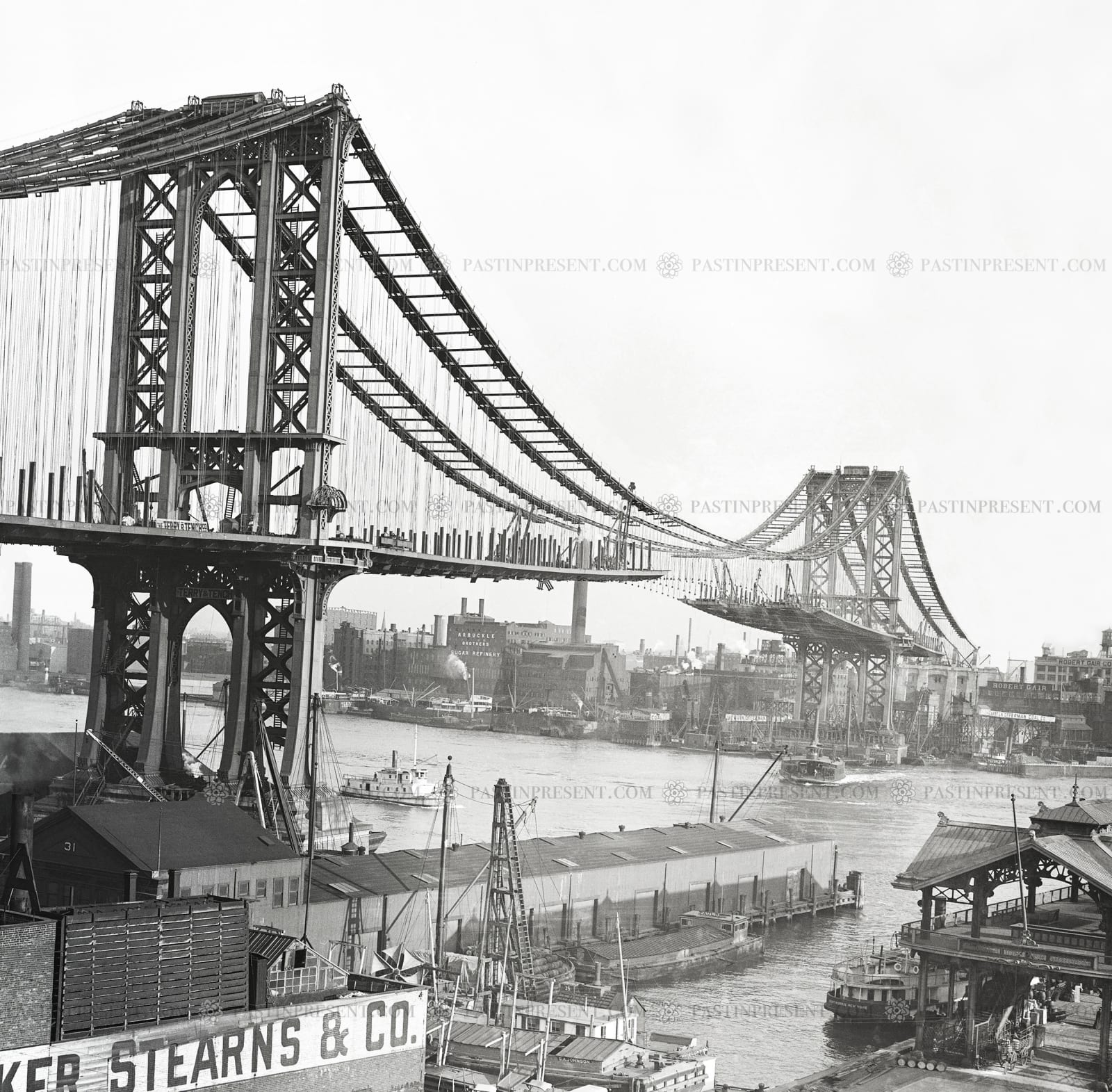 Building the suspended roadway of the Manhattan Bridge, 1909