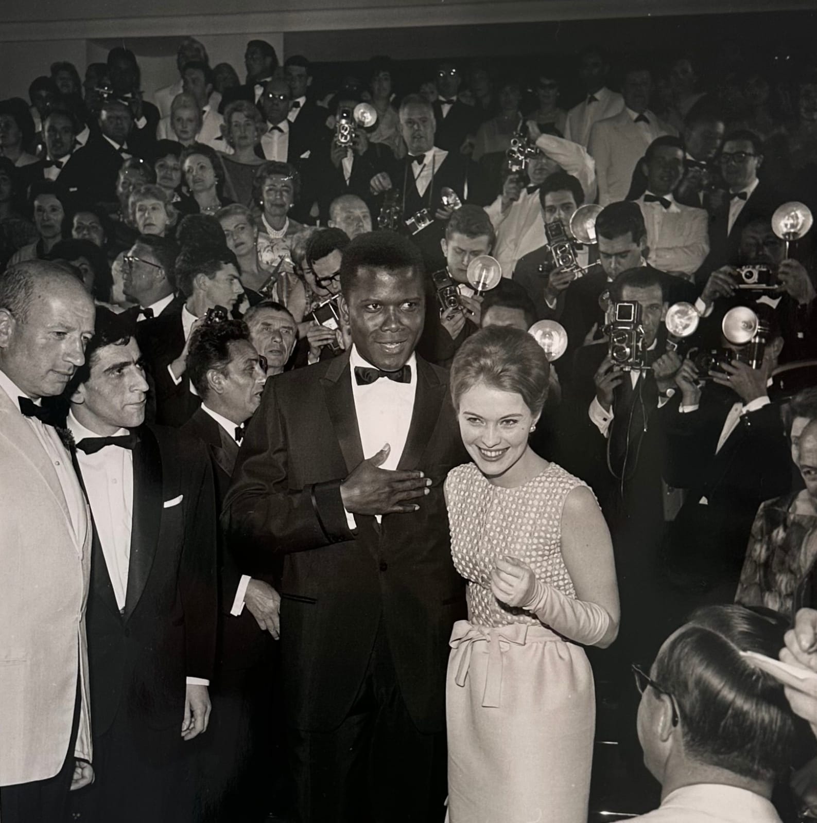 Claude Schwartz, American actors Sydney Poitier and Jean Seberg , 1959
