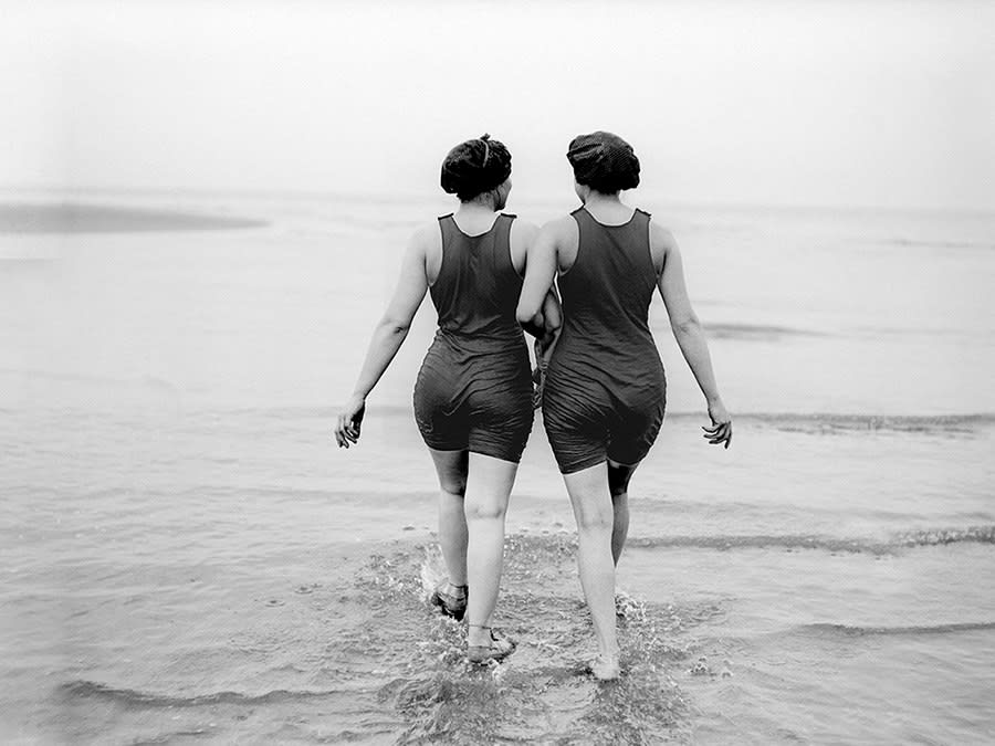 Neurdein, Entering the water, Circa 1920