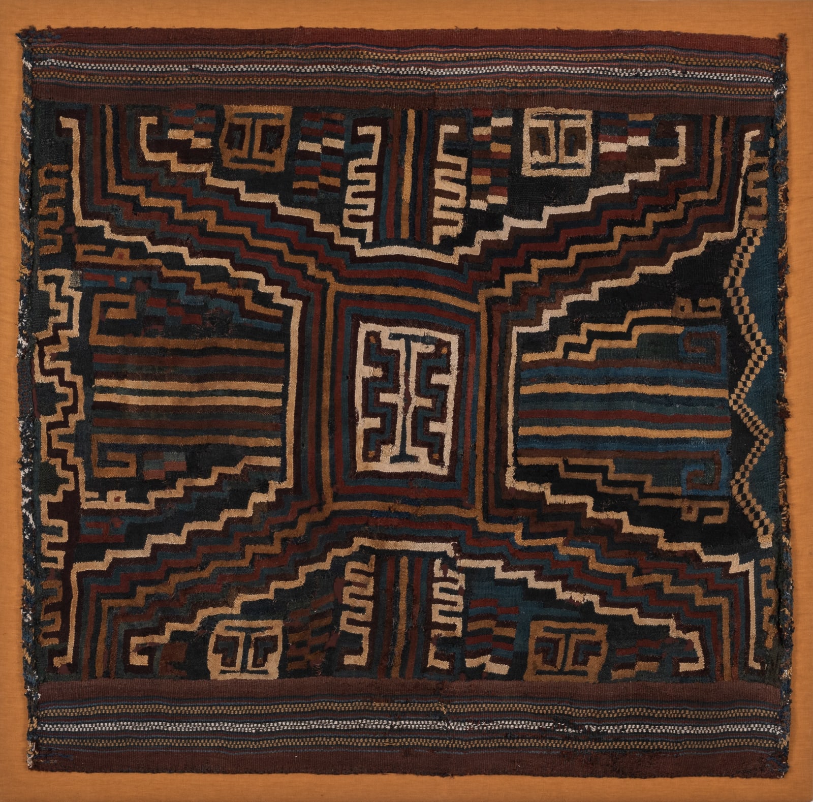 Sihuas Culture, Nazca/Sihuas Mantle with Stylised Ocucaje Icon, C-14 dating 50BC