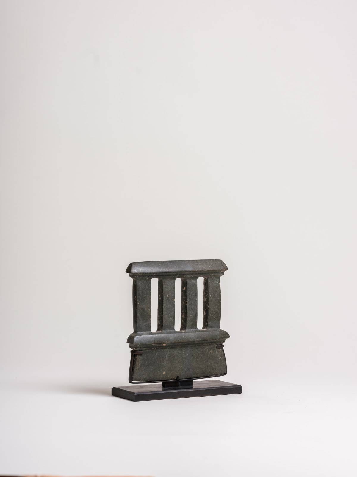 Mezcala Culture, four-columned temple surmounted by a cornice, Mexique, Circa. 350-100 BC