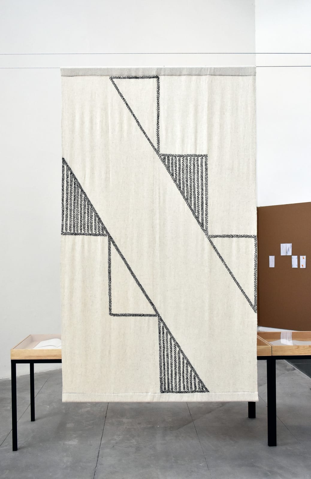 Felipe Mujica, Soltaré cien conejos y usted verá cómo le hace para juntrlos todos (Curtain 6), 2022