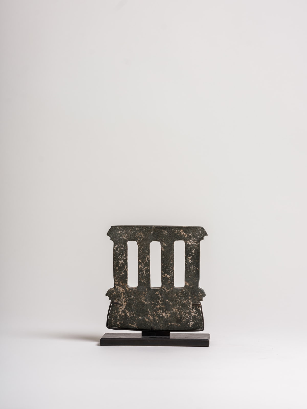 Mezcala Culture, four-columned temple surmounted by a cornice, Mexique, Circa. 350-100 BC