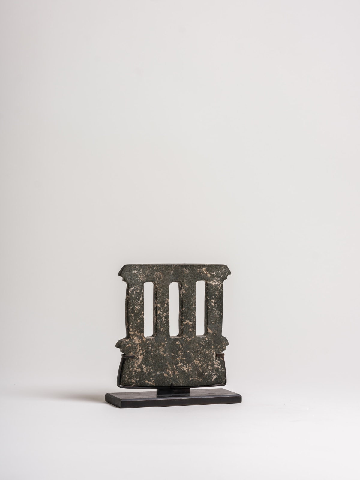 Mezcala Culture, four-columned temple surmounted by a cornice, Mexique, Circa. 350-100 BC