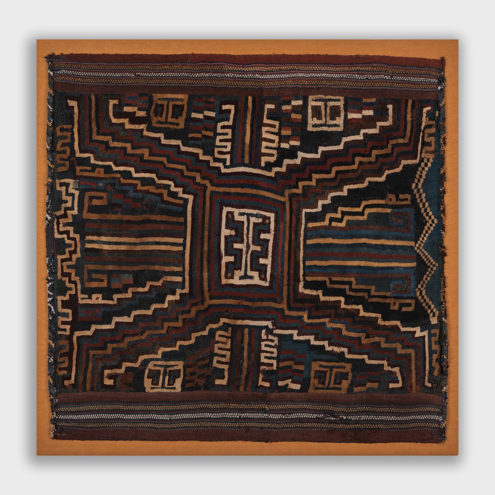 Sihuas Culture, Nazca/Sihuas Mantle with Stylised Ocucaje Icon, C-14 dating 50BC