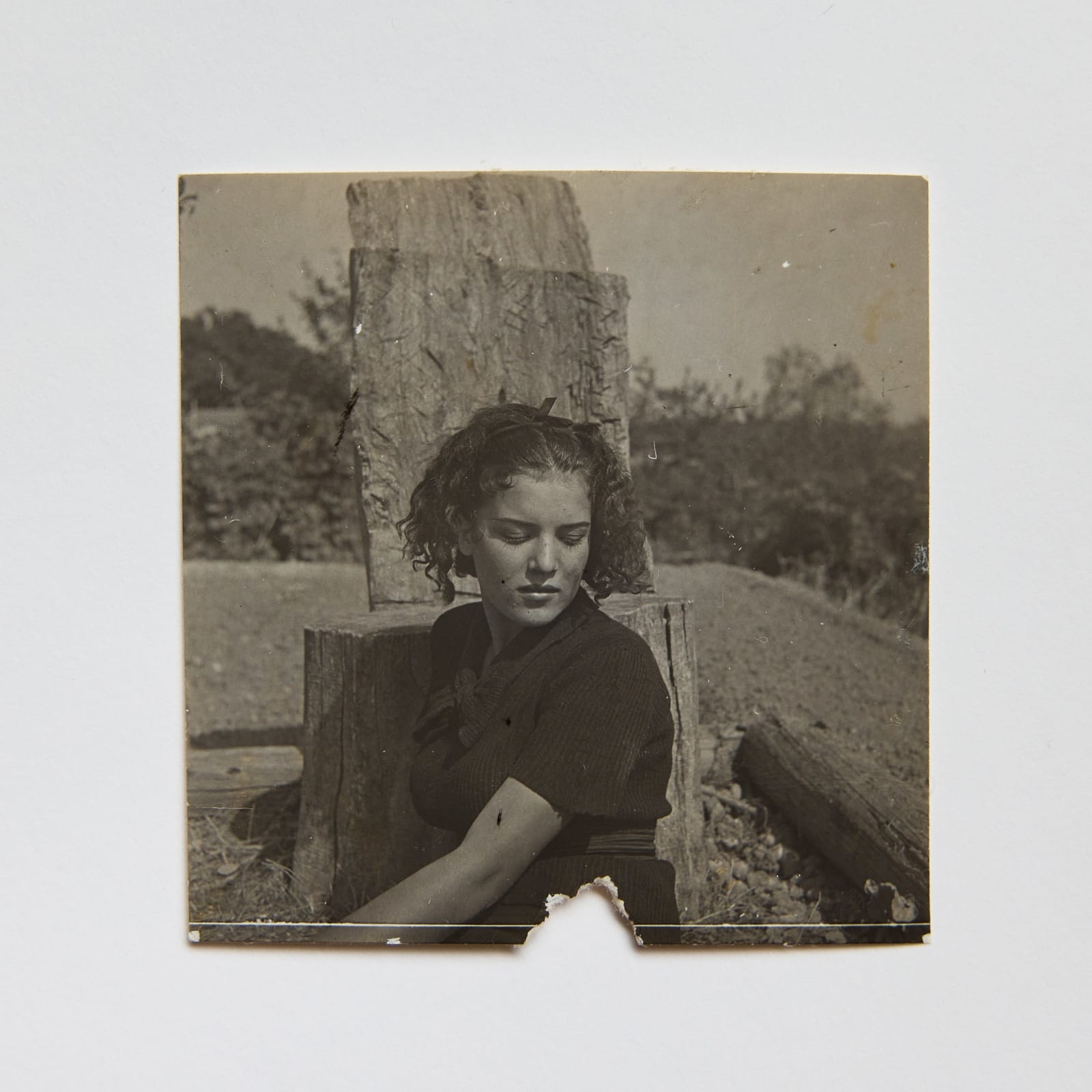 Dora Maar, Inès Sassier in an Olive Tree Trunk Armchair - Hôtel Vaste Horizon Mougins (Inès Sassier dans un Fauteuil en Tronc D’Olivier - Hôtel Vaste Horizon Mougins), Summer 1937