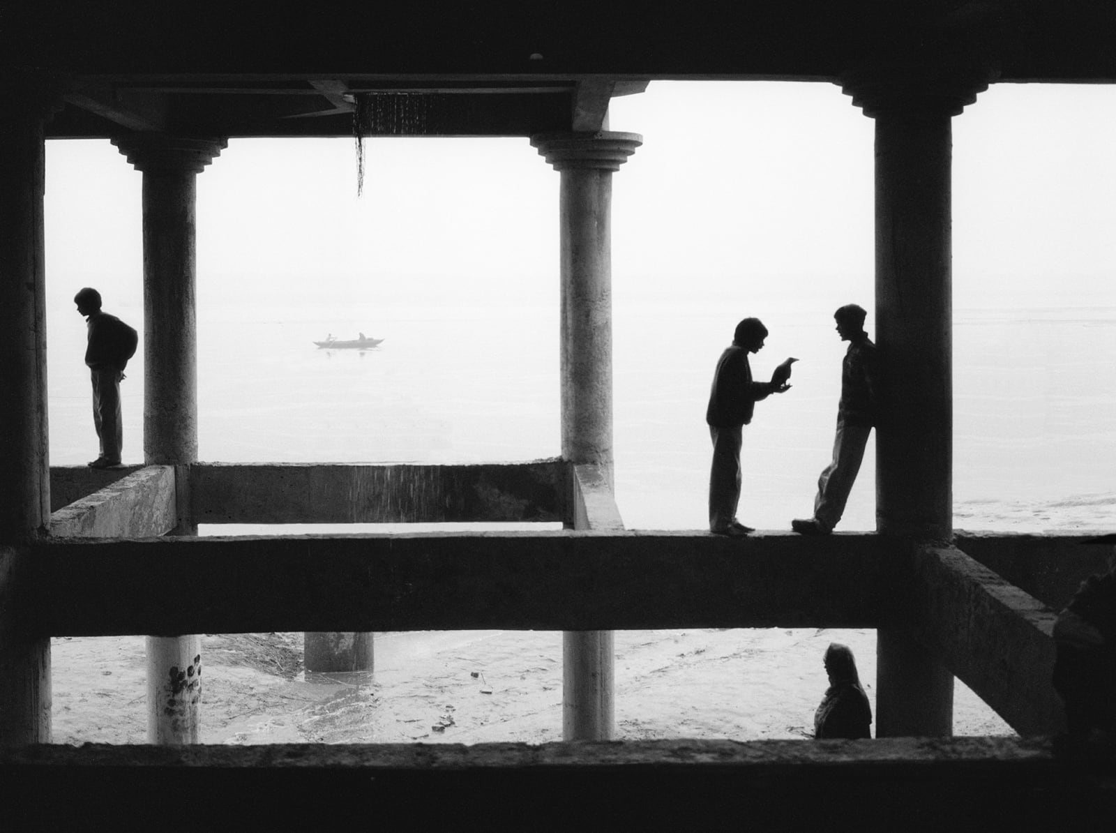 Pentti Sammallahti, Varanasi, India, 1999 (Printed Later)