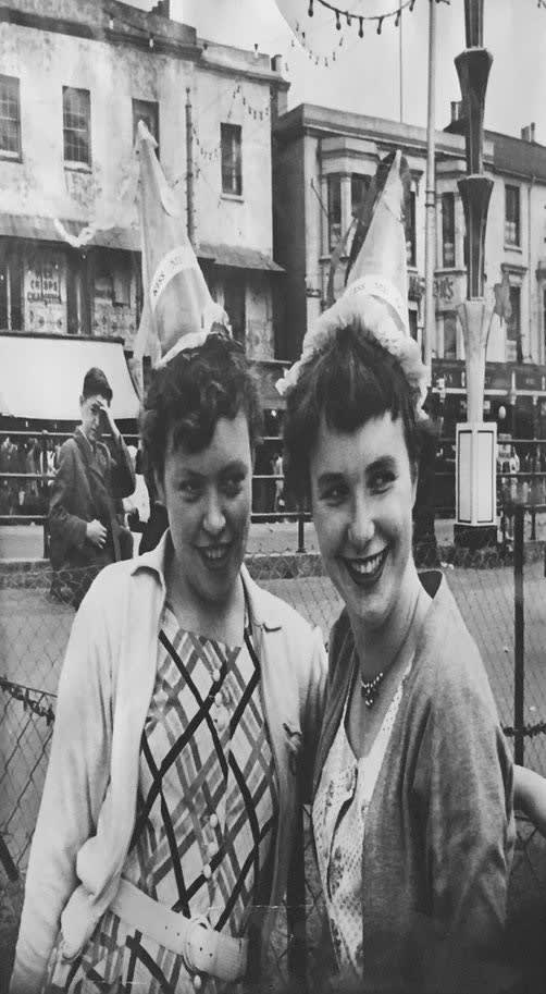 Bert Hardy, Whatever's Gone Wrong at South End?, 1954