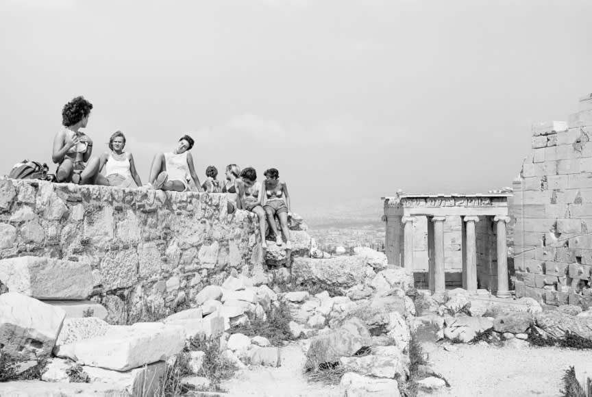 Tod Papageorge, Untitled from “On The Acropolis”, 1983-1984 