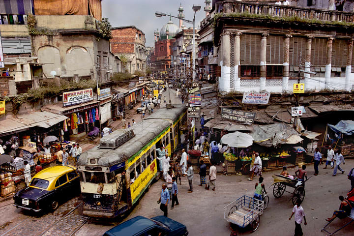 Steve McCurry, Calcutta Tram, India, 1996