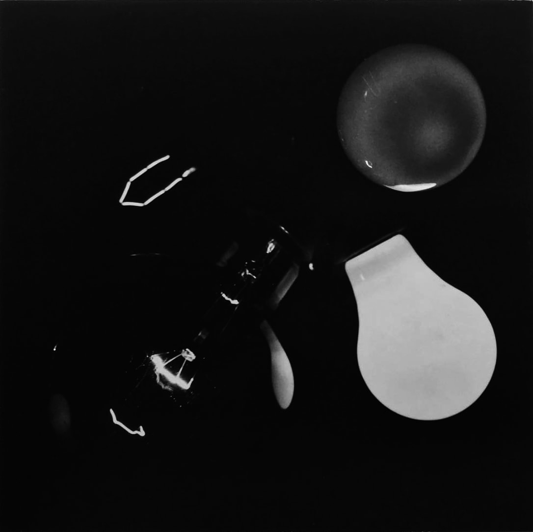 Ernesto Esquer, Lightbulbs, 2018