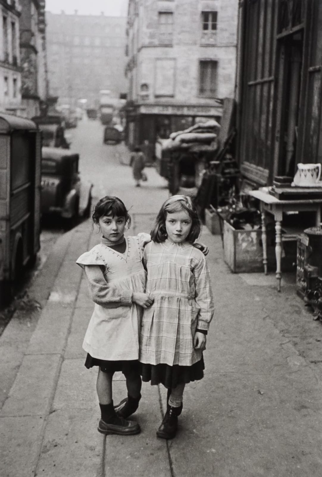 Edouard Boubat, Deux Fillettes à Maubert, Paris, 1952