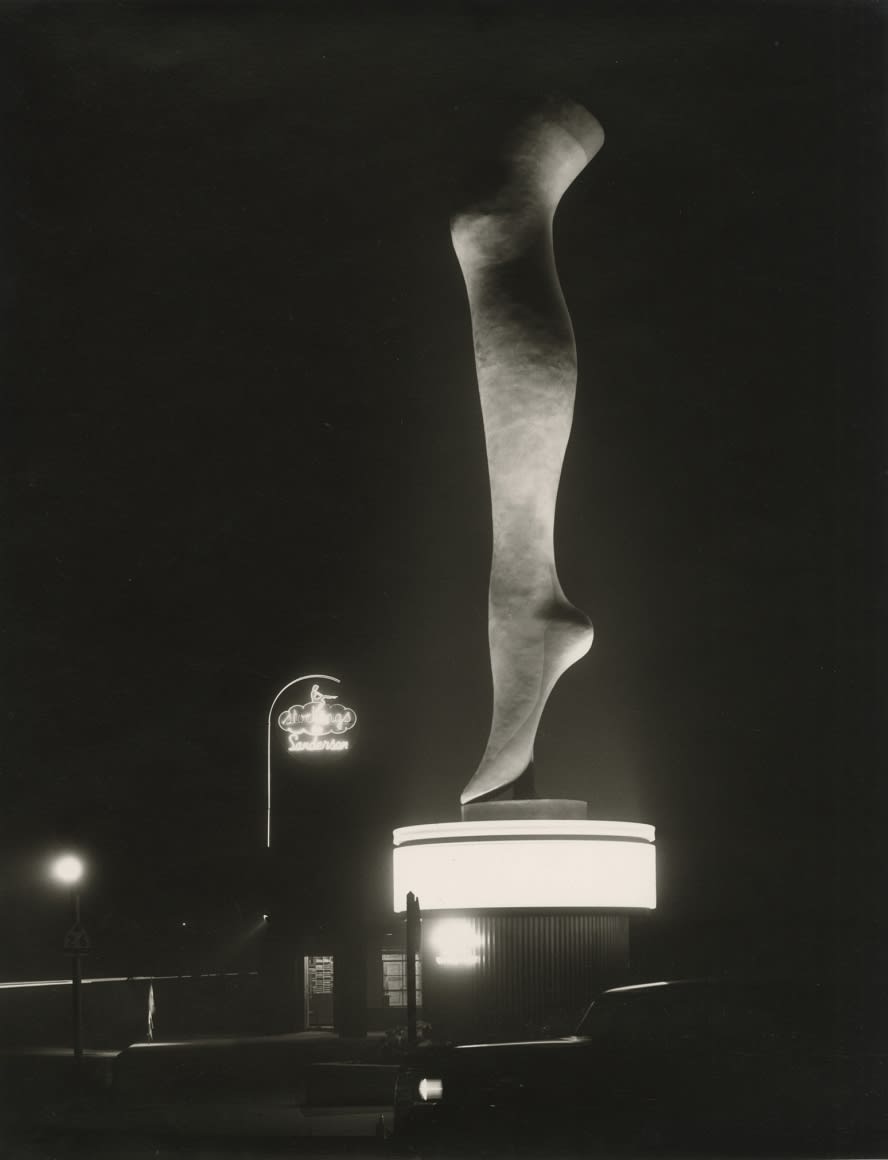 Max Yavno, The Leg, Los Angeles CA, 1949