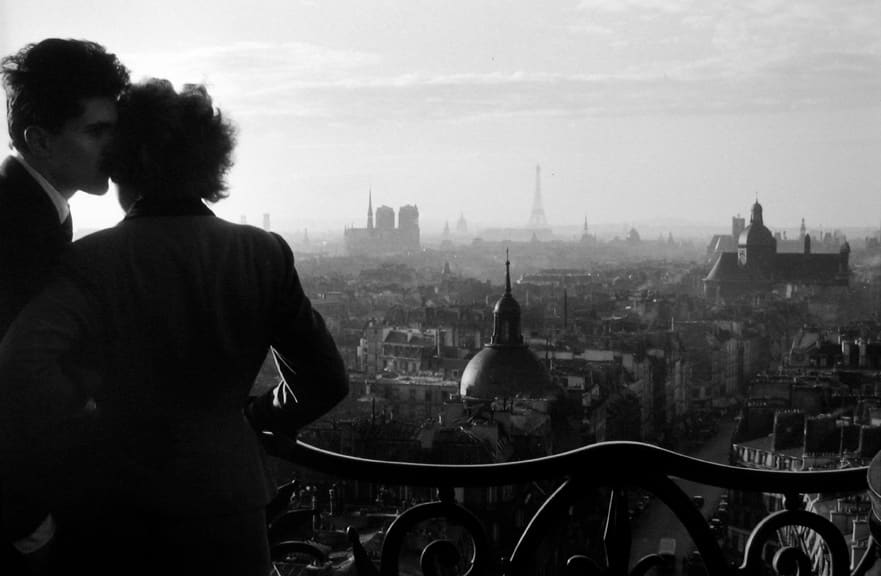 Willy Ronis, Les Amoureux de la Bastille, Paris, 1957
