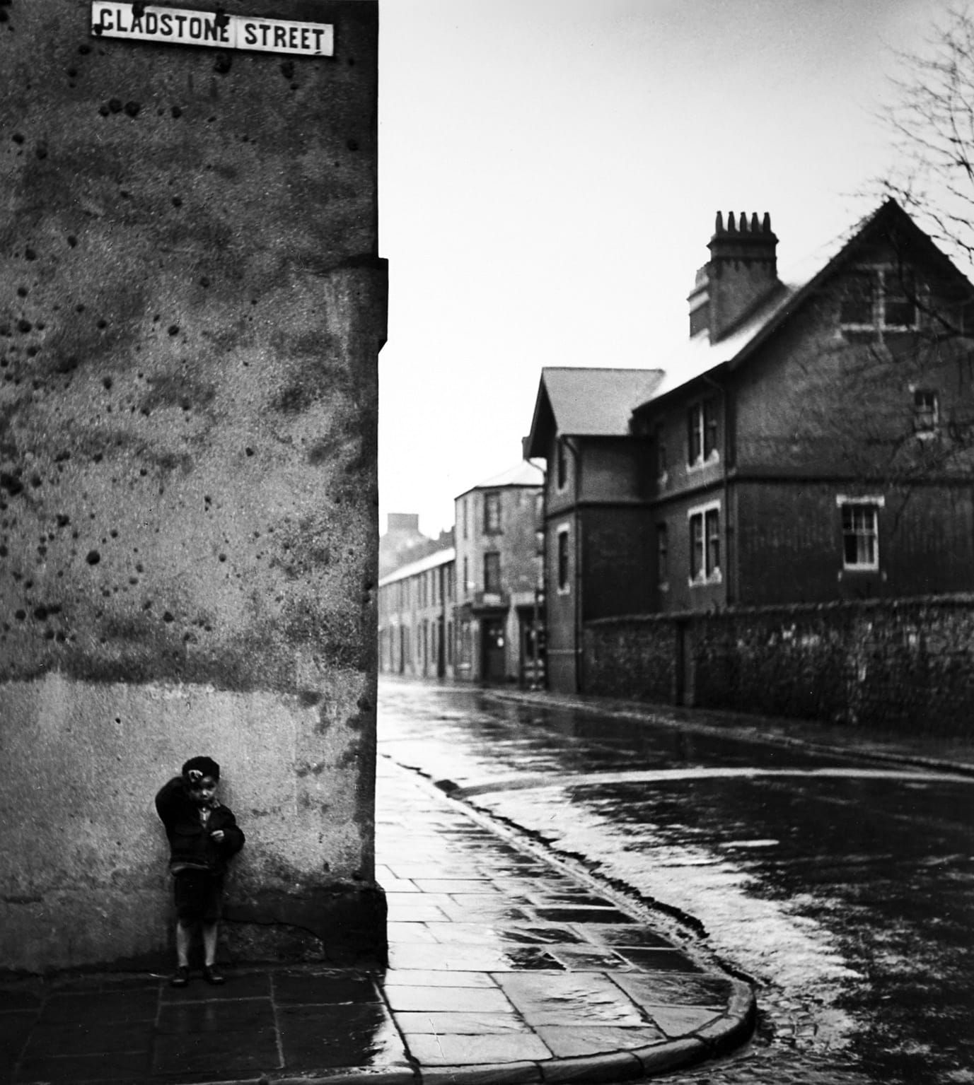 Bert Hardy, Down the Bay (Gladstone Street), 1950 (Printed Later)