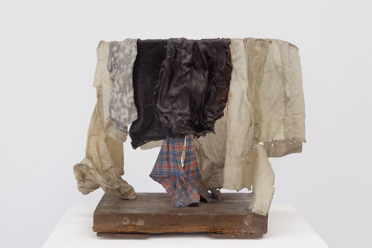 Vlassis Caniaris, Nur dies (Only this), 1962