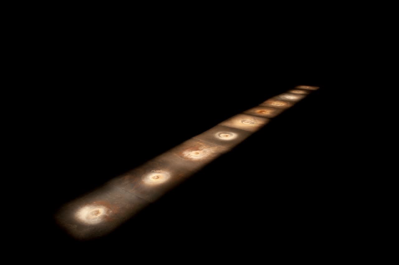 Teresa Margolles, Plancha (Hotplate), 2014