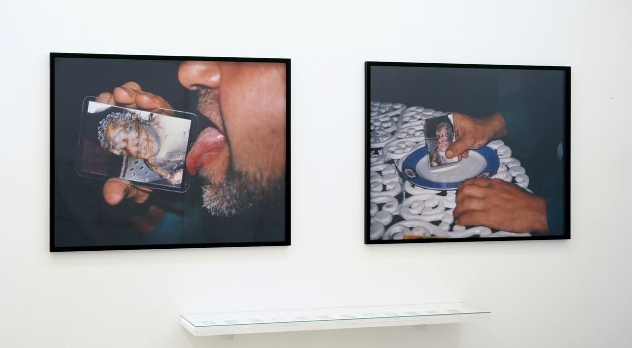 Teresa Margolles, Tarjetas para picar cocaina (Cards to cut cocaine), Mexico City, 1997-1999