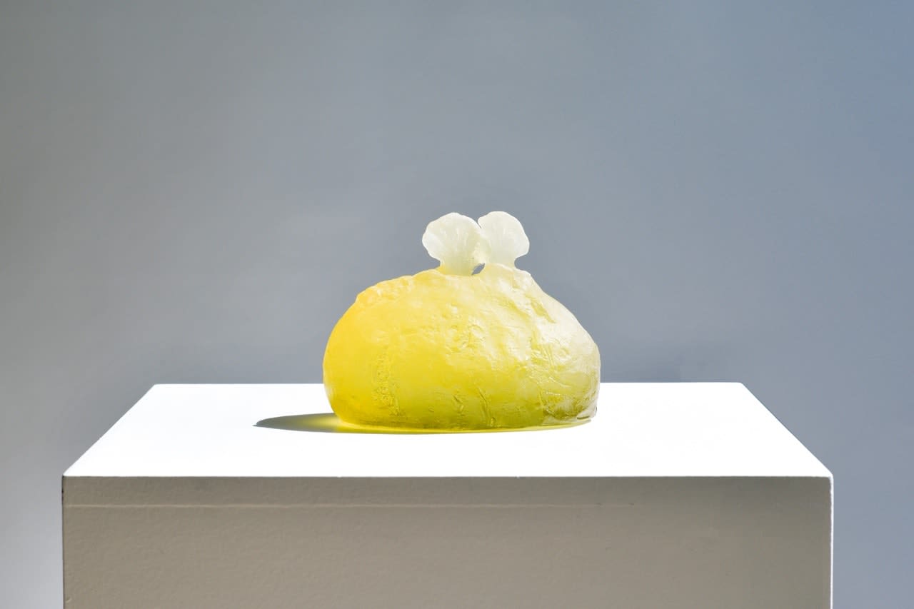 Leiko Ikemura, Trees on Head in yellow Glass, 2020