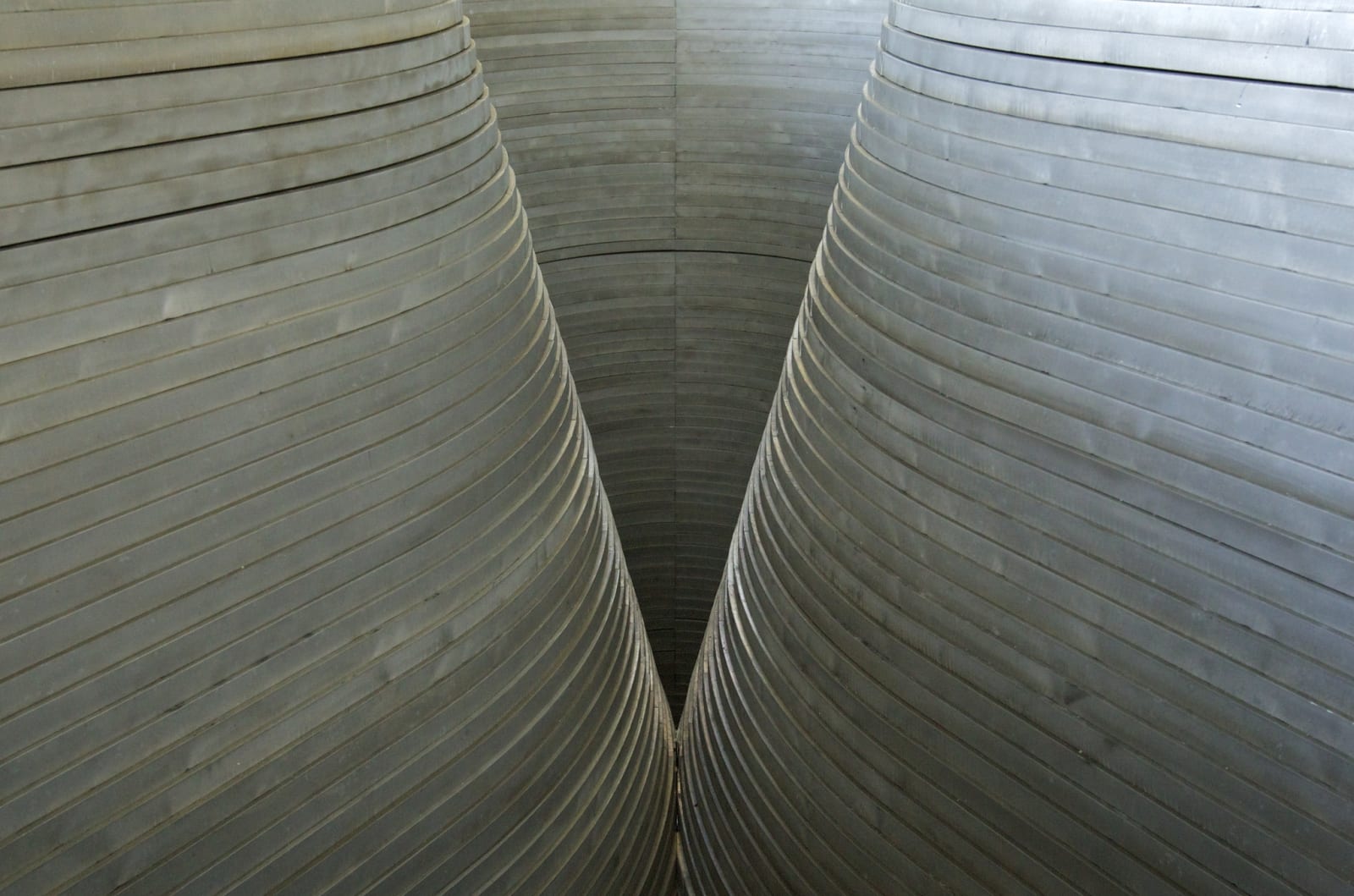 Anish Kapoor, Mountain, 2001