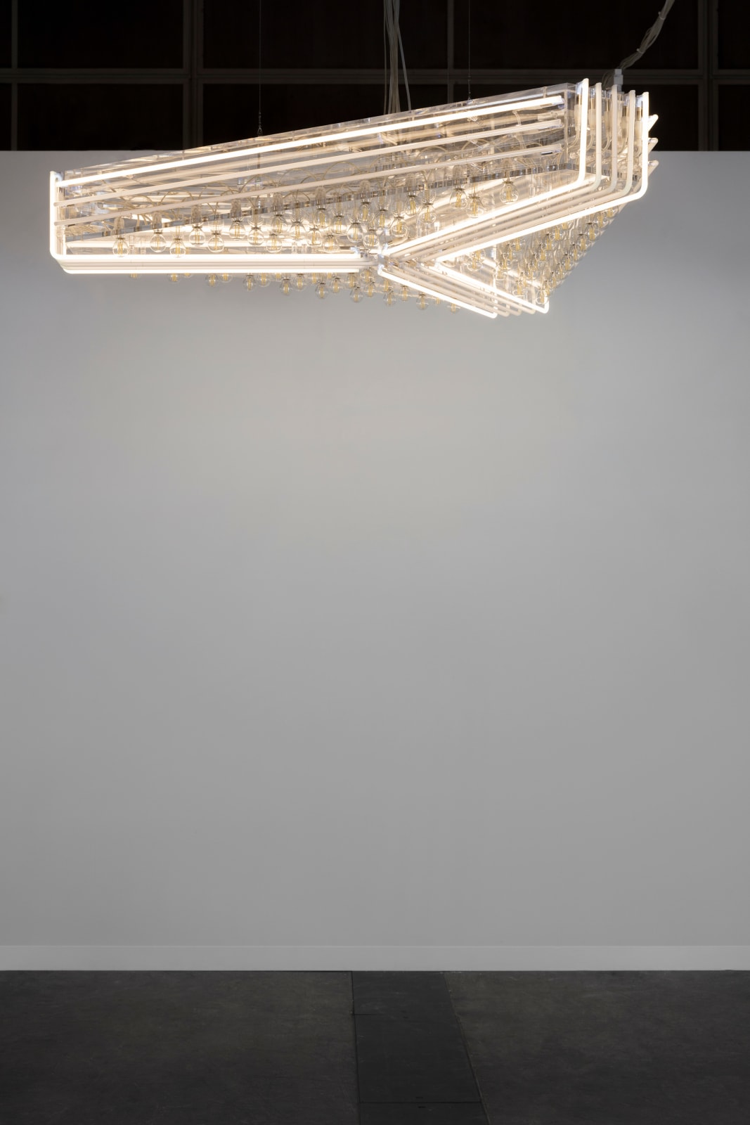 Philippe Parreno, Chandelier Extraordinaire, 2019