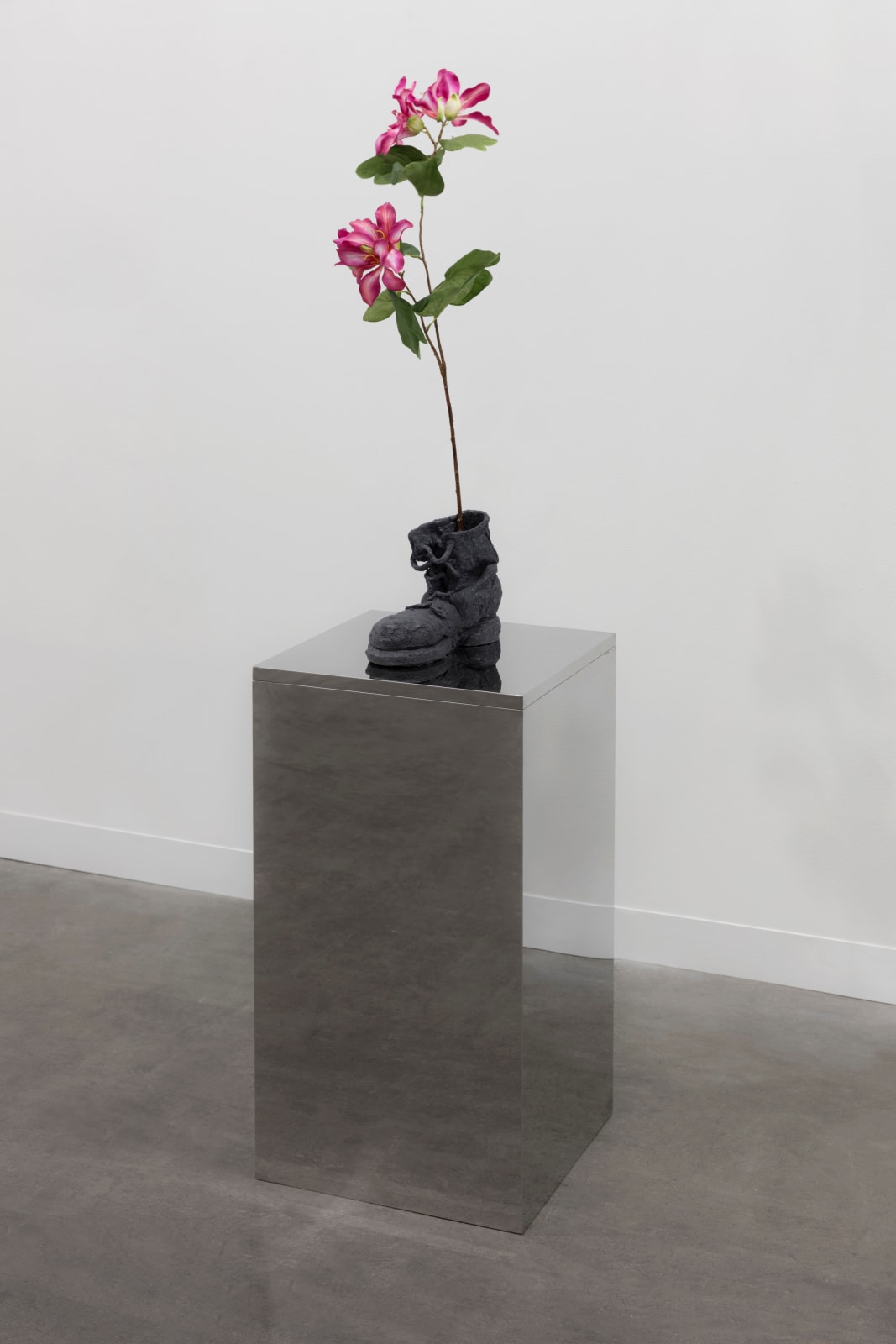 Rirkrit Tiravanija, untitled 2018 (left right left) (right), 2018