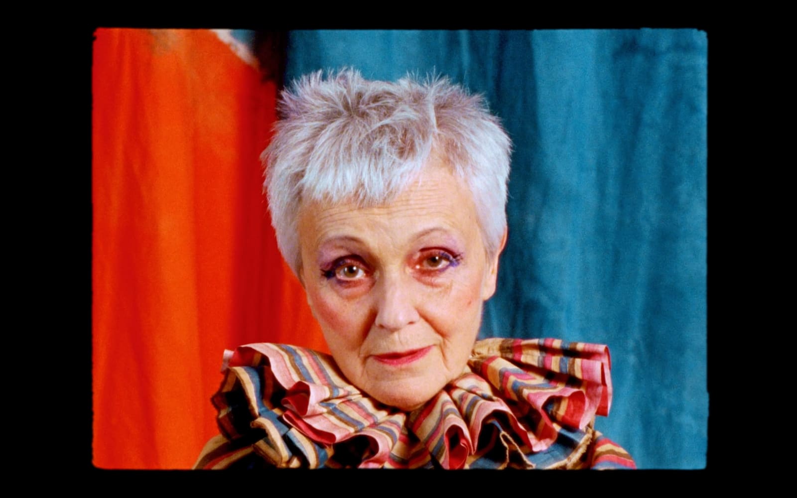 Ulla von Brandenburg, La fenêtre s'ouvre comme une orange (tour de magie), 2022
