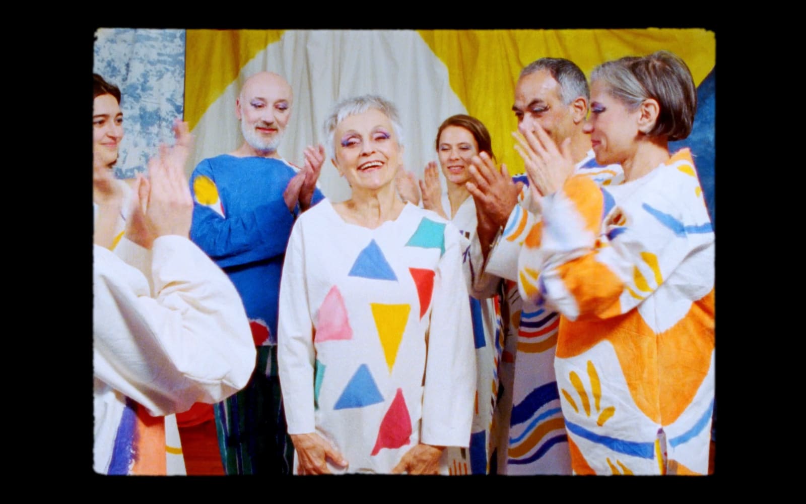 Ulla von Brandenburg, La fenêtre s'ouvre comme une orange (tour de magie), 2022