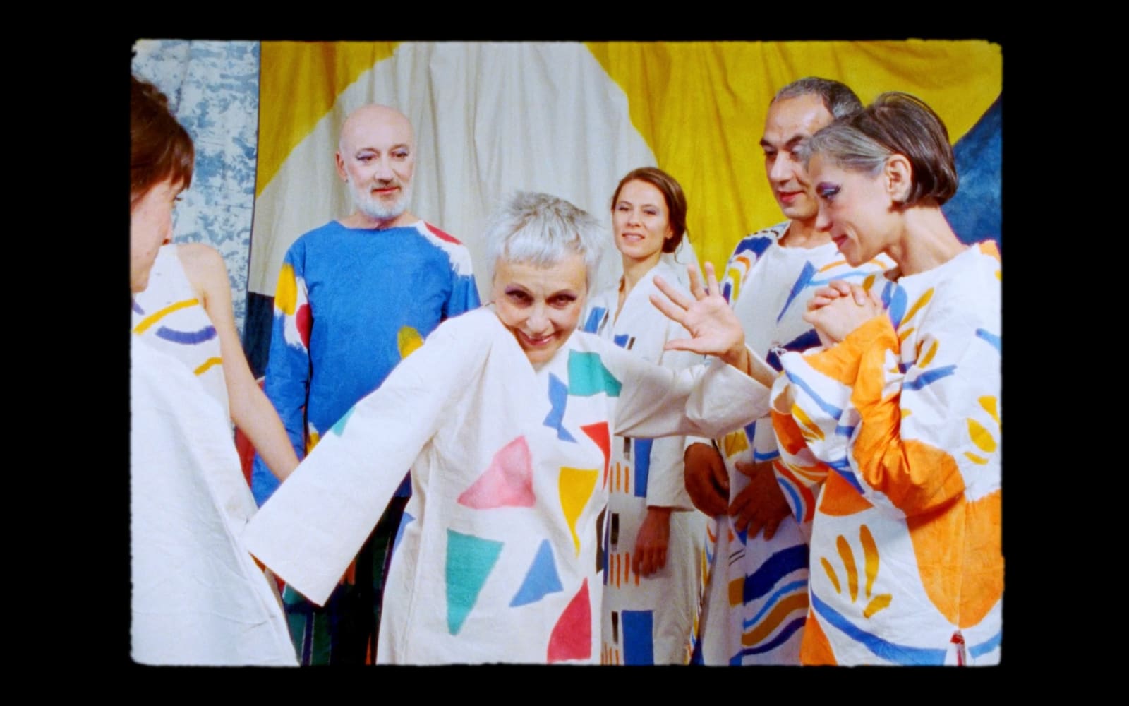 Ulla von Brandenburg, La fenêtre s'ouvre comme une orange (tour de magie), 2022