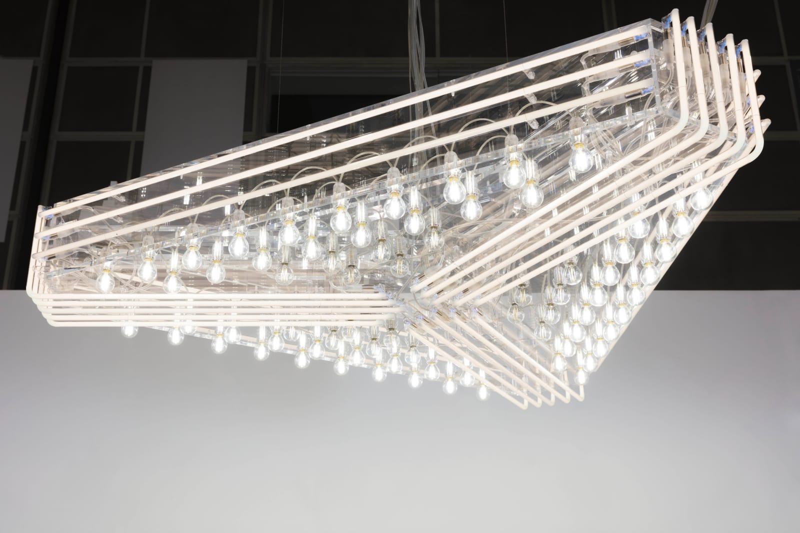 Philippe Parreno, Chandelier Extraordinaire, 2019