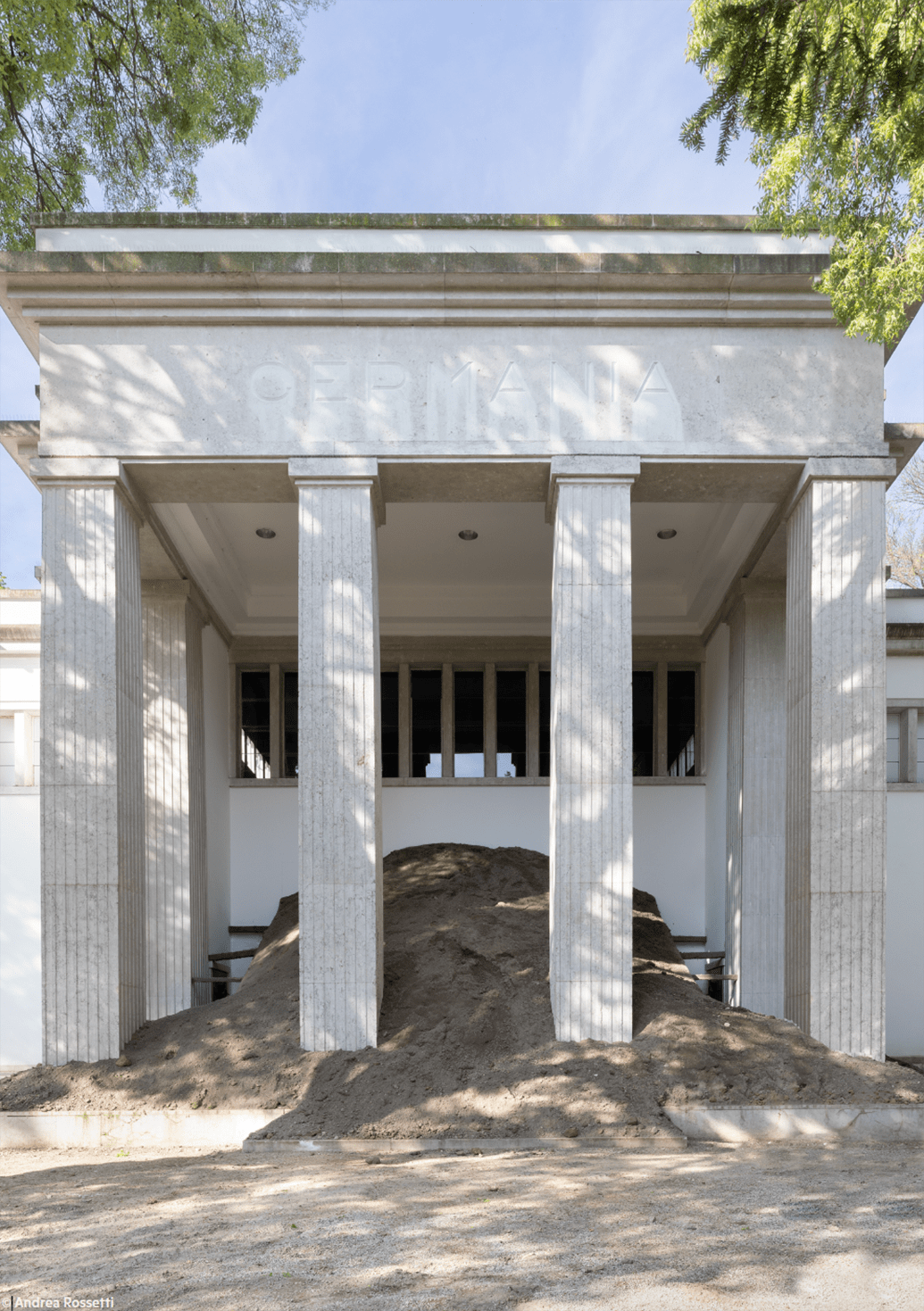 ERSAN MONDTAG, Monument of an Unknown Man, 2024