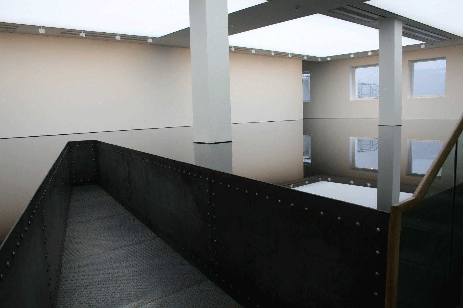 RICHARD WILSON, 20:50, 1987