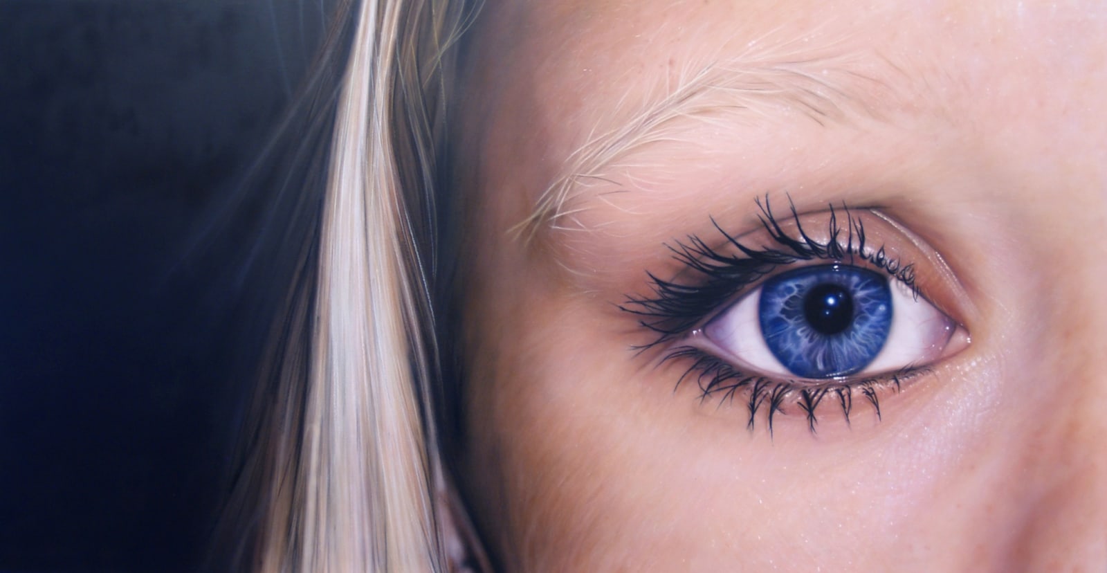 Simon Hennessey, Blond hair, Blue eye