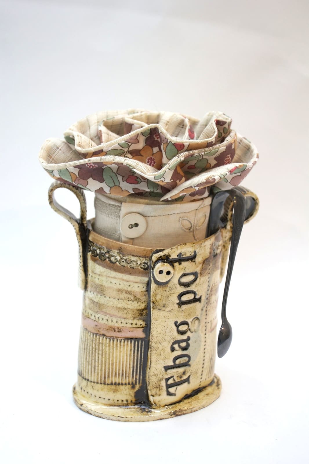 Karen Shapley, T Bag Pots & Sugar Tongs, 2015