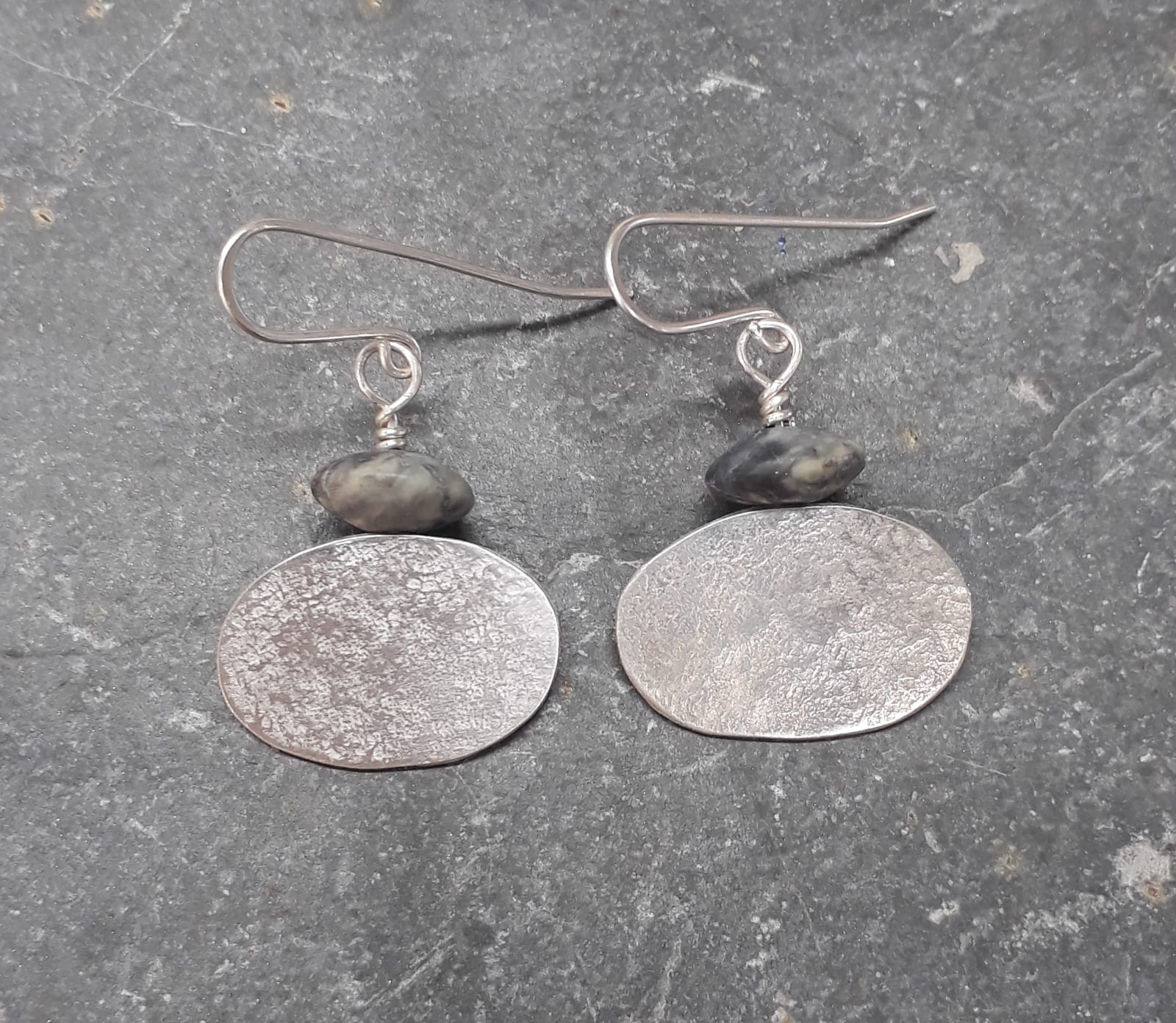 Roberta Hopkins, Picasso Jasper Ovals, 2017