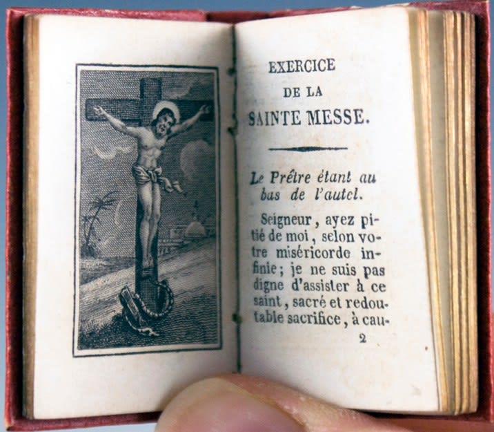 Le Petit Paroissien de la Jeunesse. Interior page with engraving of Christ on the cross.