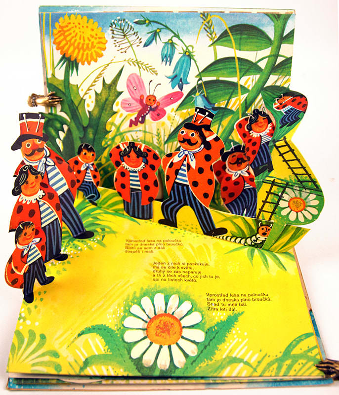 Jedem na prázdniny by Vojtech Kubasta. Pop-up spread