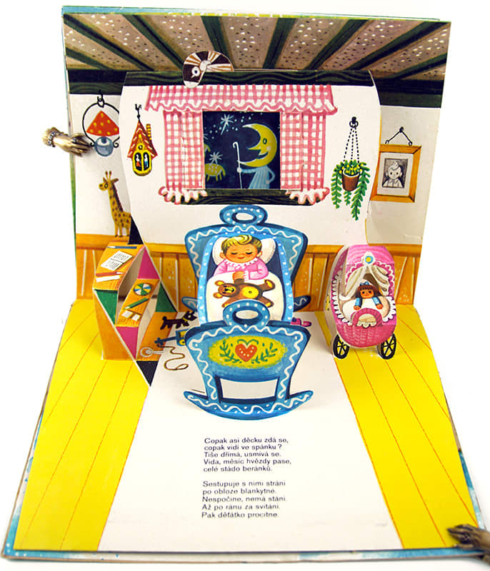 Jedem na prázdniny by Vojtech Kubasta. Pop-up spread