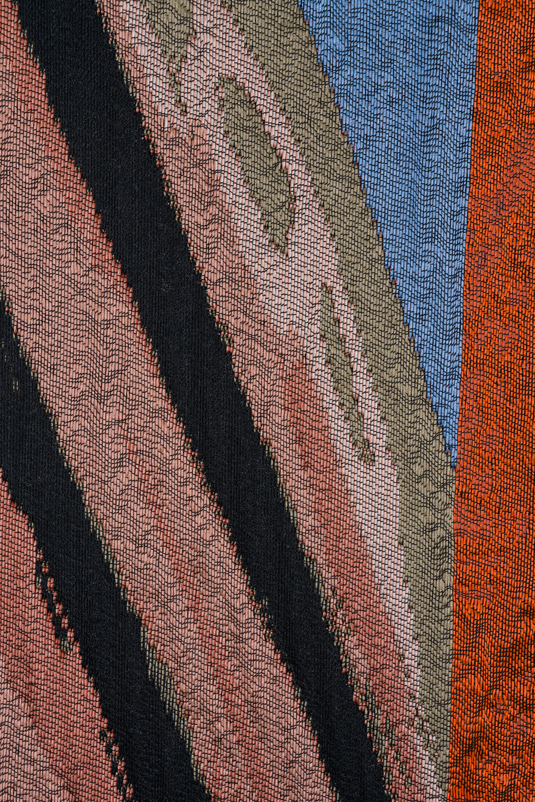 Constanza Camila Kramer Garfias, Melting away, 2021, Jacquardweave, stretcher frame, 90 x 120 x 6 cm, photo credit Maximilian Geuer