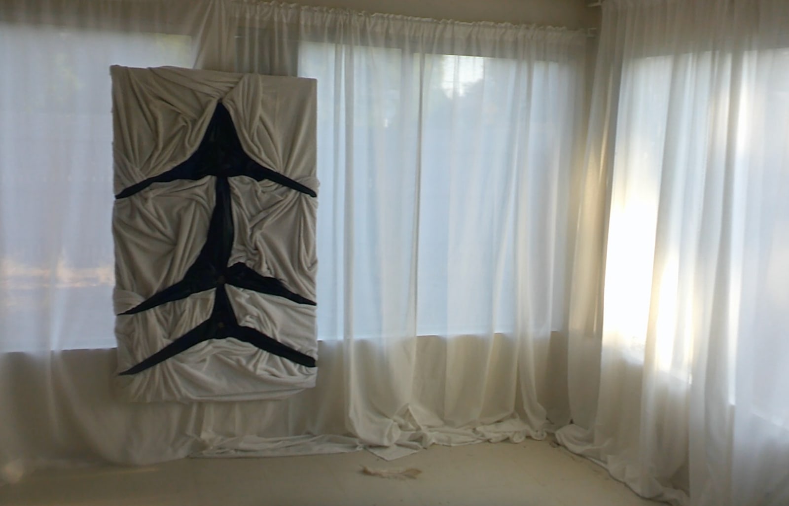 Morgan Leigh, Your feather fingers, 2024