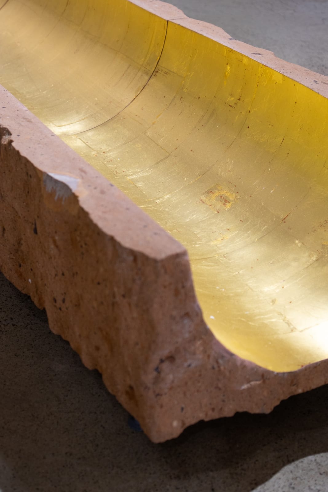 Thomas Glassford, Untitled: 7 Stone Gold Duct, 2023