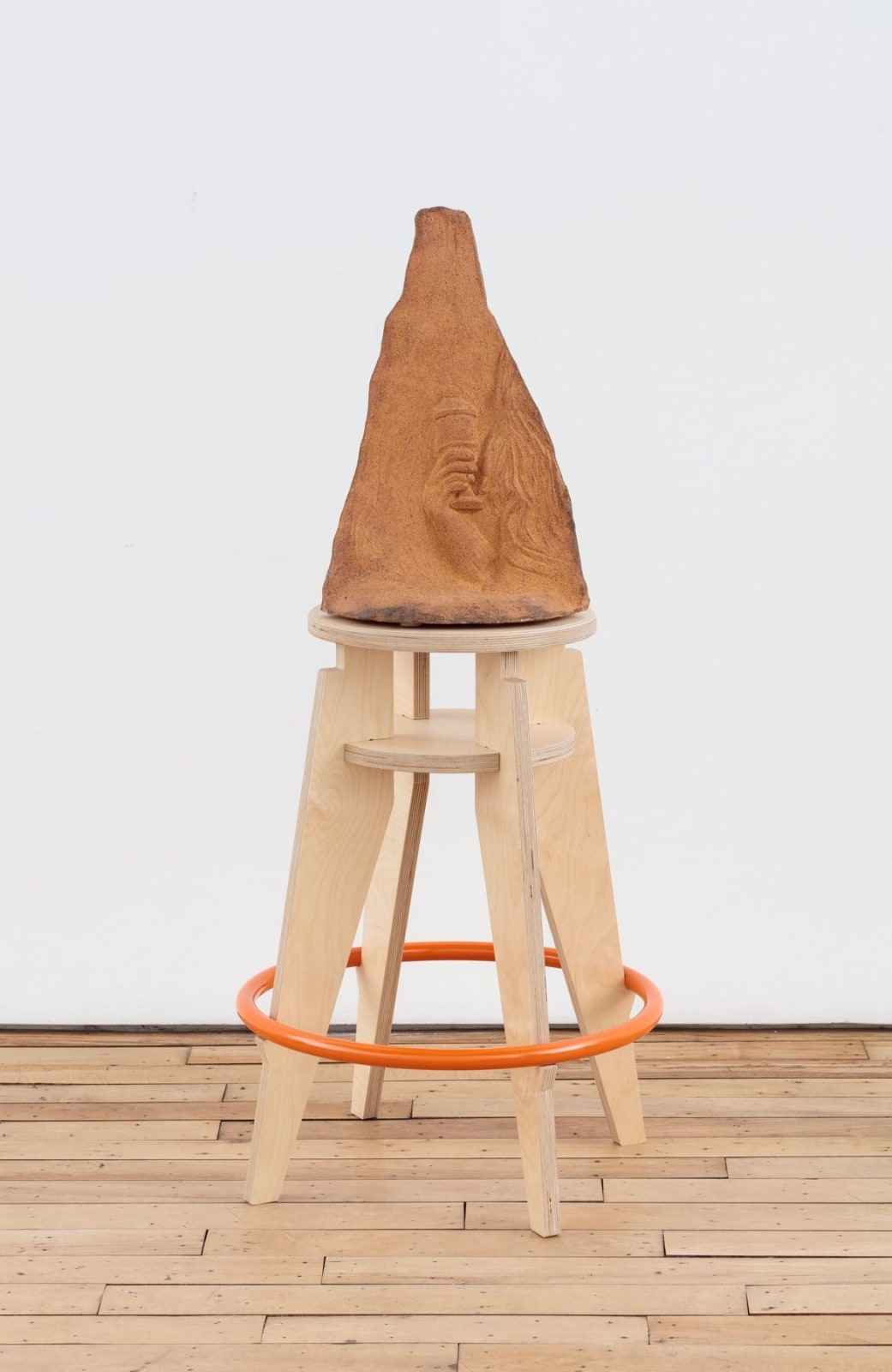Pam Lins, she swipes shallow space by the slide drawer (clutching), 2018