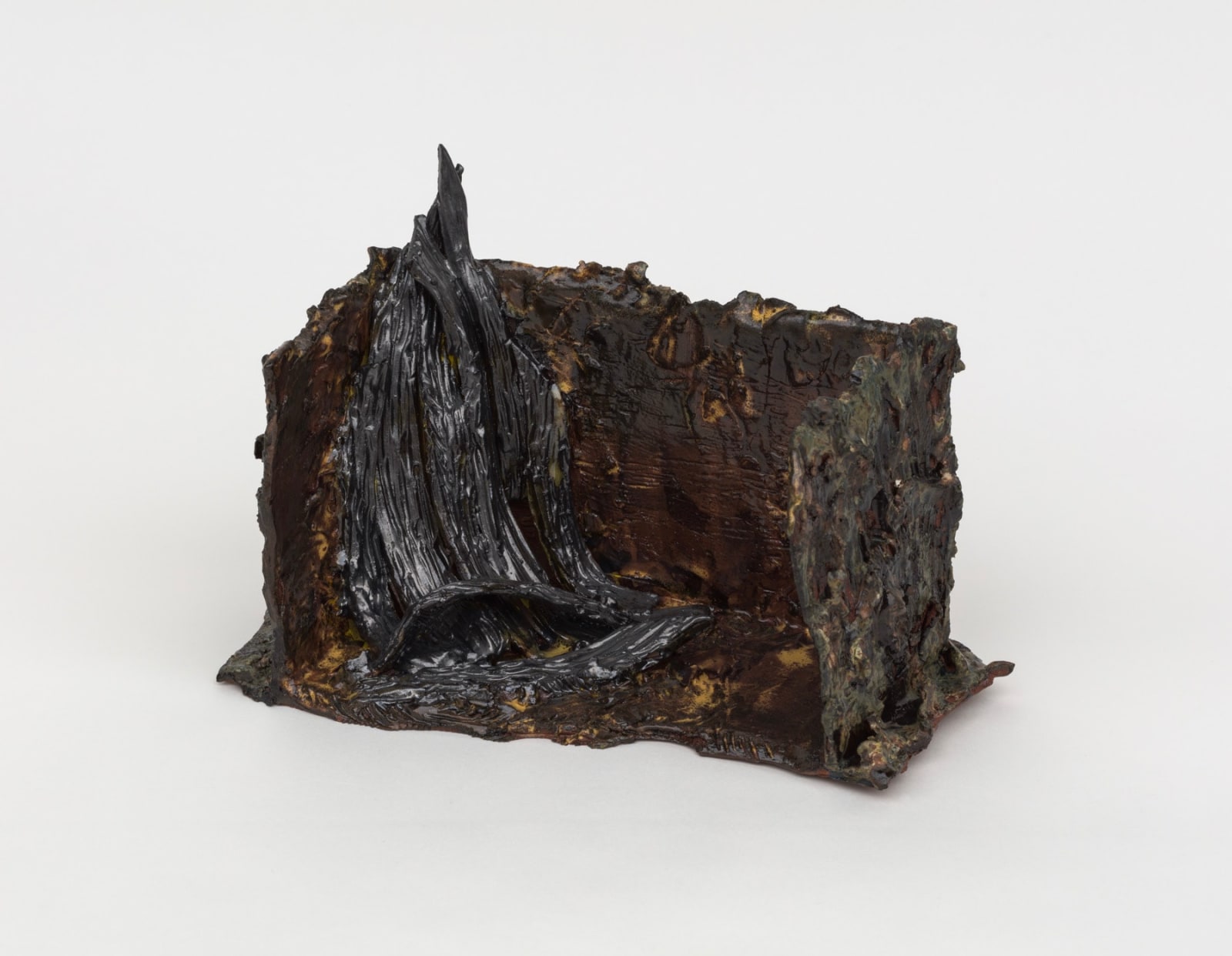 Erica Mao, shadows in the corner, 2022