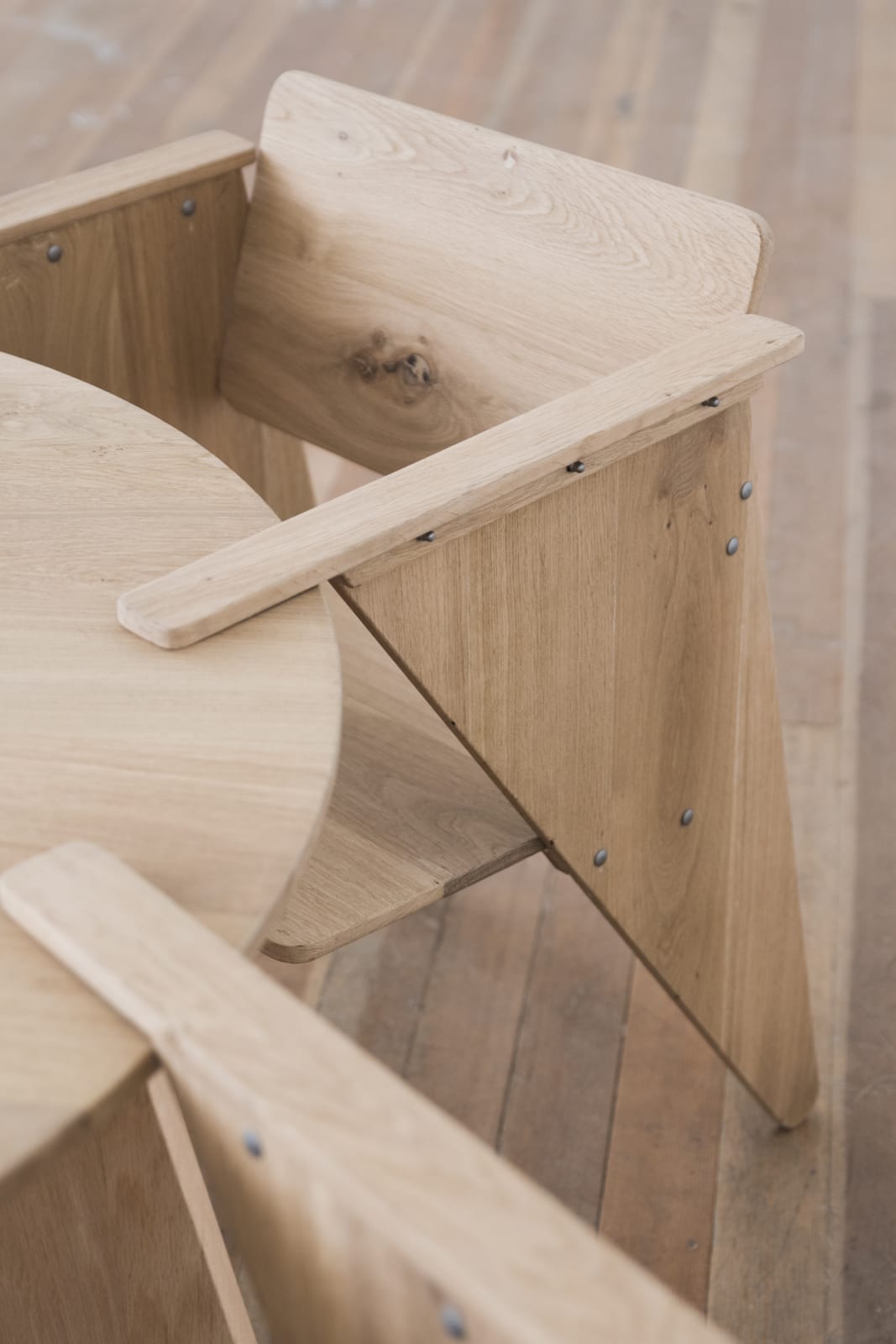 Pien Post, Table and chairs