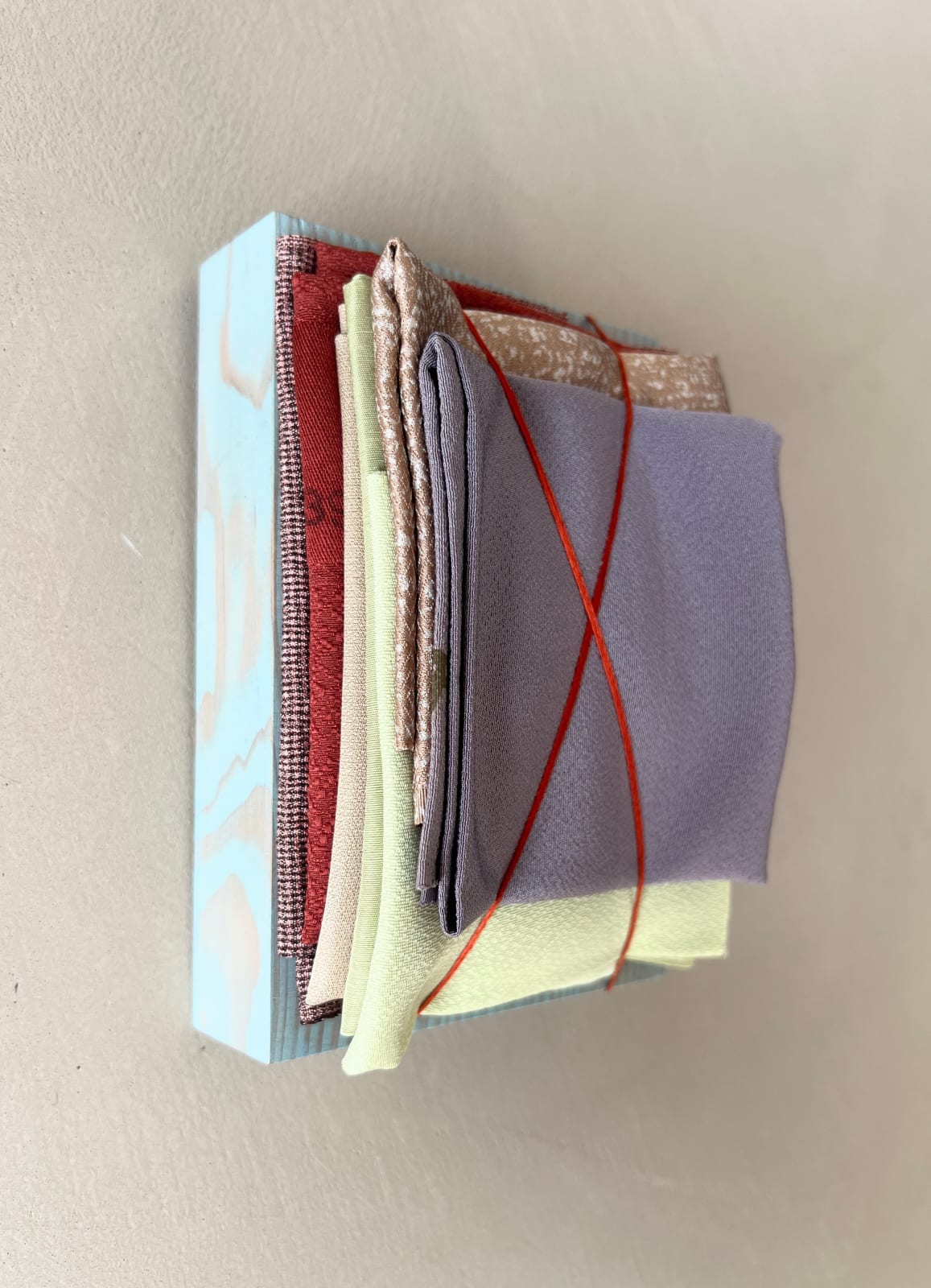 Mae Engelgeer, Color folds 3